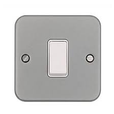 Vimark VM1203 Metalclad 1 Gang 2 Way 10AX Plate Switch with Knockouts