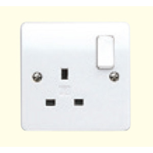 MK K2757WHI 1 Gang 13A Switched Socket DP
