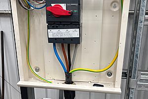 MCCB isolator with large submain cable terminations